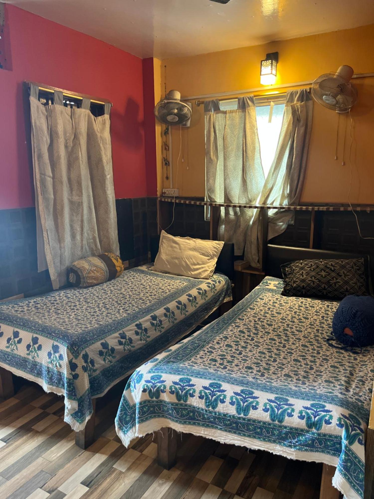 Calcutta Backpackers Homestay- For Travellers And Backpackers Buitenkant foto