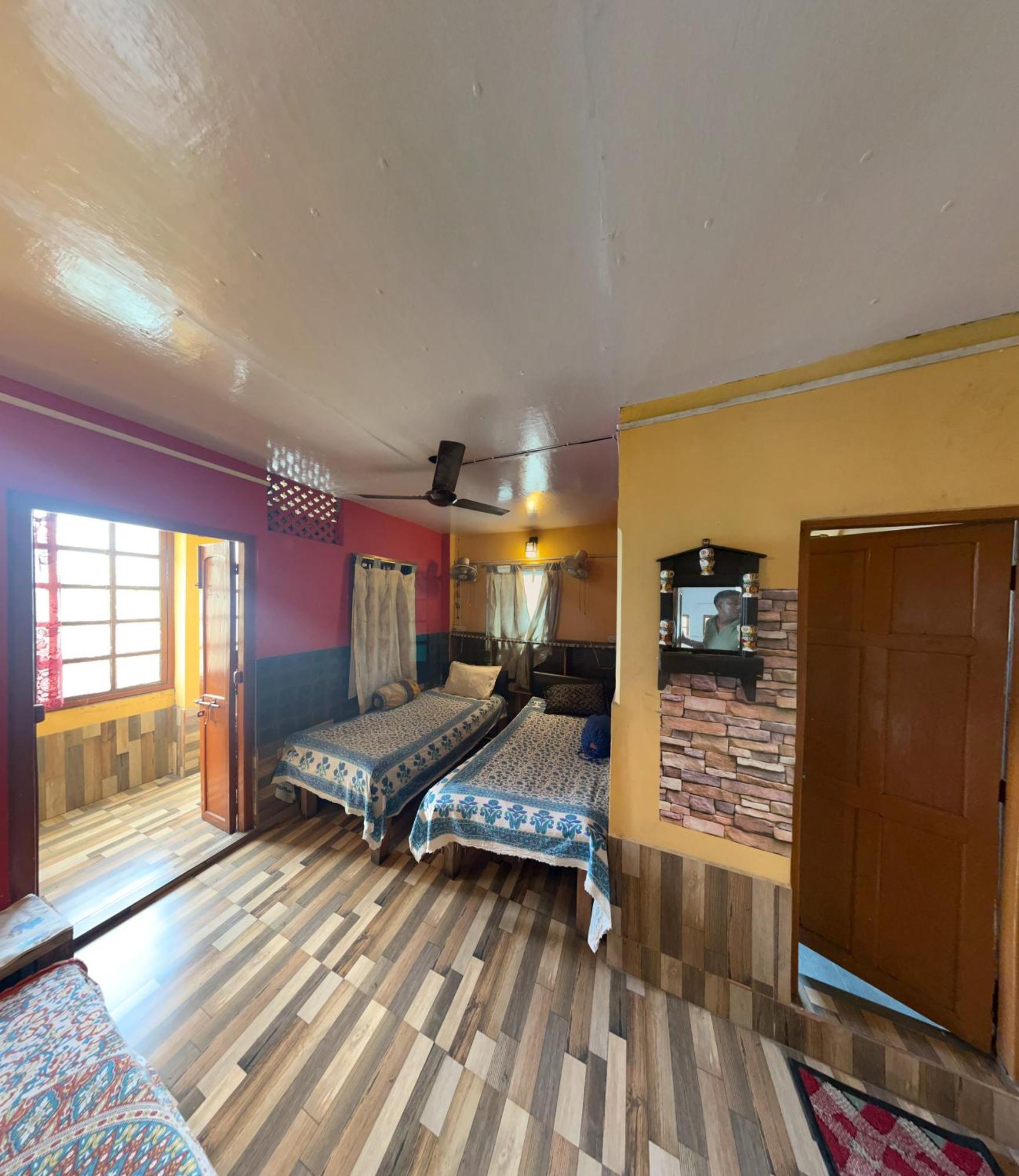 Calcutta Backpackers Homestay- For Travellers And Backpackers Buitenkant foto